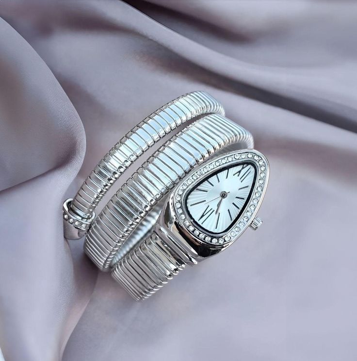 Snake quartz watch