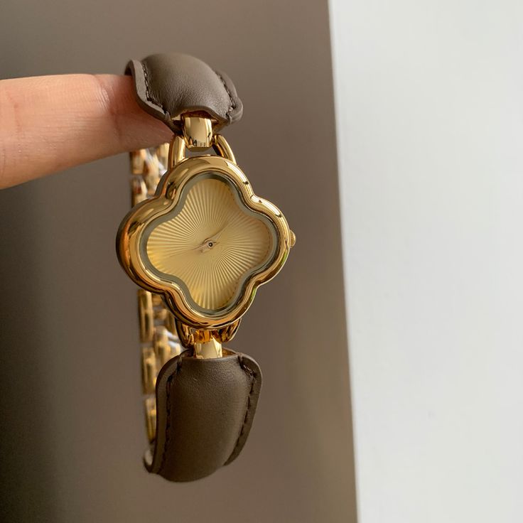 Cheri clover watch