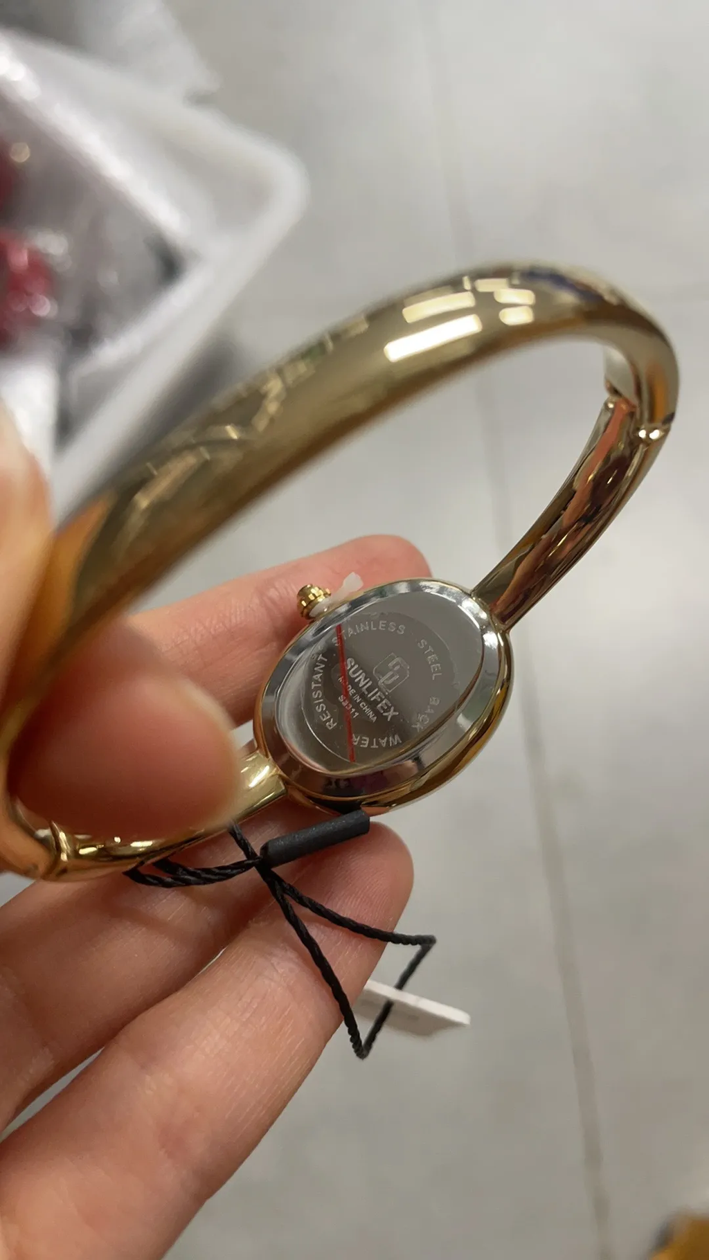 Buckle Stainless-steel strap quartz watch