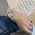 Retro horseshoe buckle quartz watch