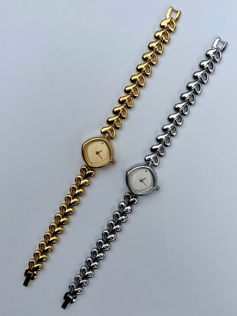 Vintage heart amora Gold dainty watch