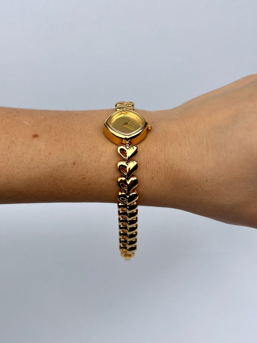 Vintage heart amora Gold dainty watch