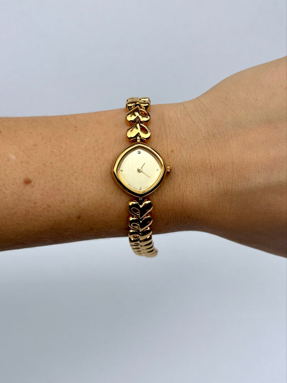 Vintage heart amora Gold dainty watch